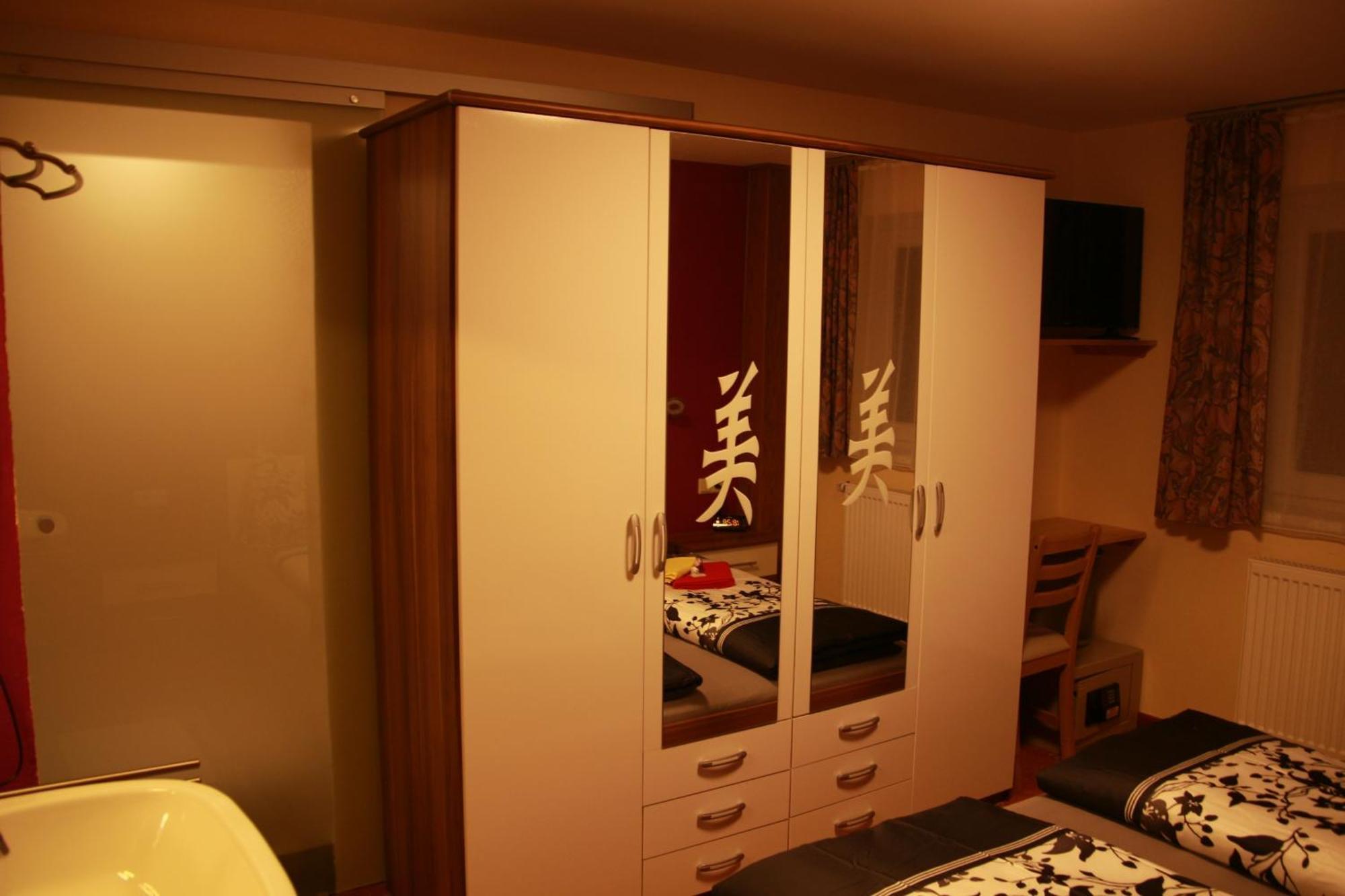 Hotel Haus Kartoner Schladming Habitación foto