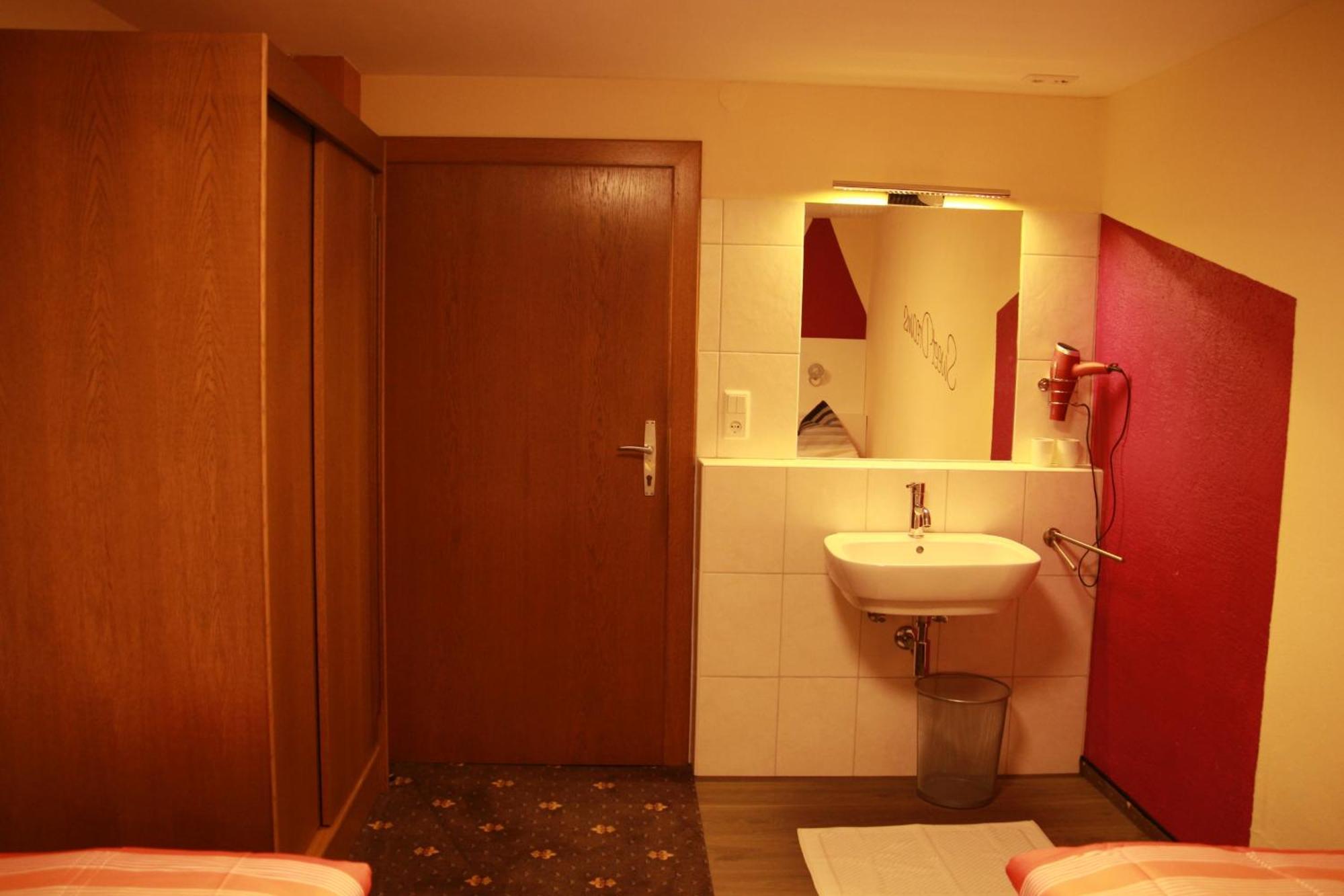 Hotel Haus Kartoner Schladming Habitación foto