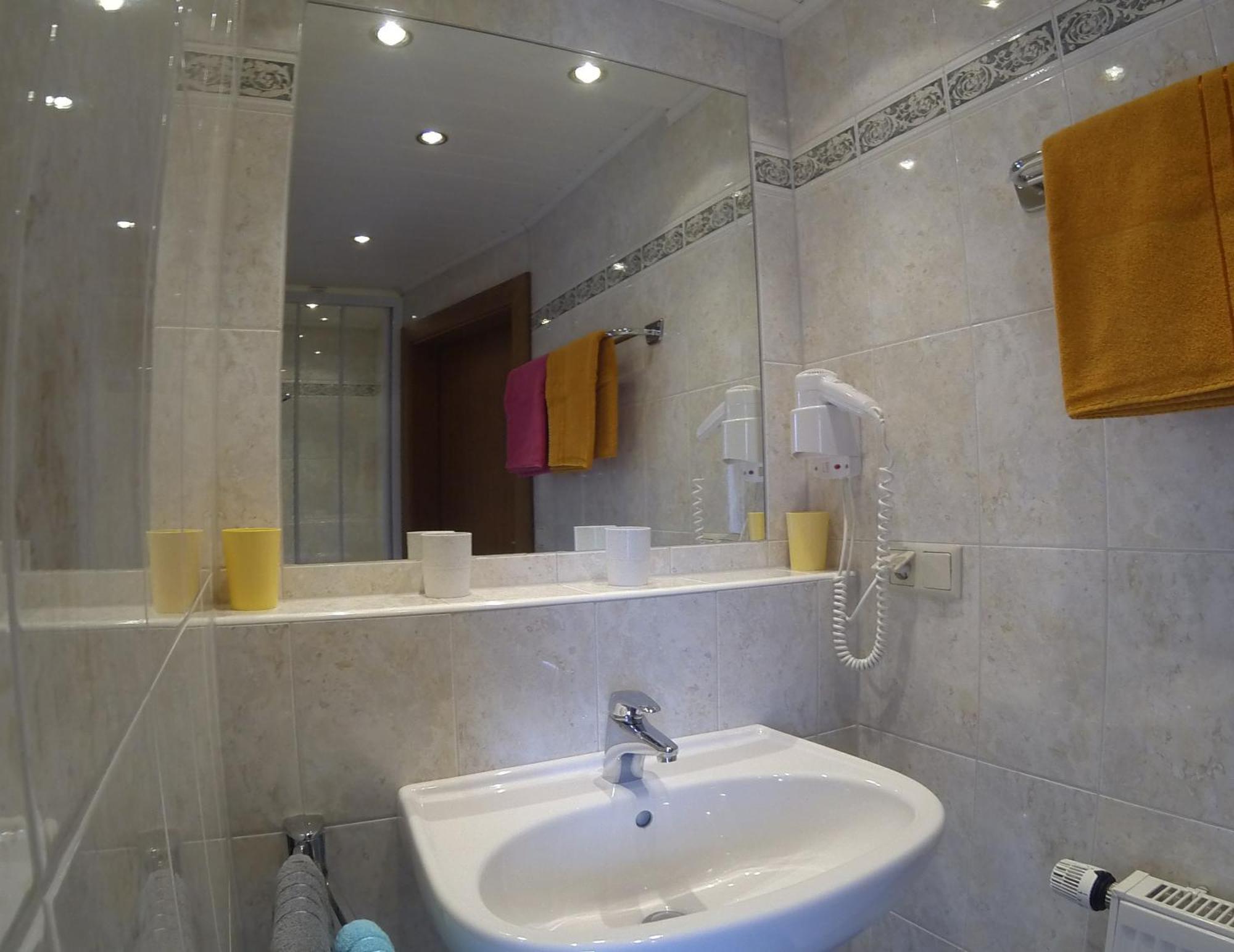 Hotel Haus Kartoner Schladming Habitación foto